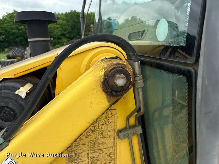 image for item DY2465 2006 New Holland B95 backhoe