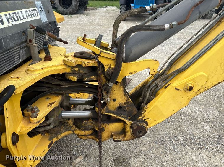 image for item DY2465 2006 New Holland B95 backhoe