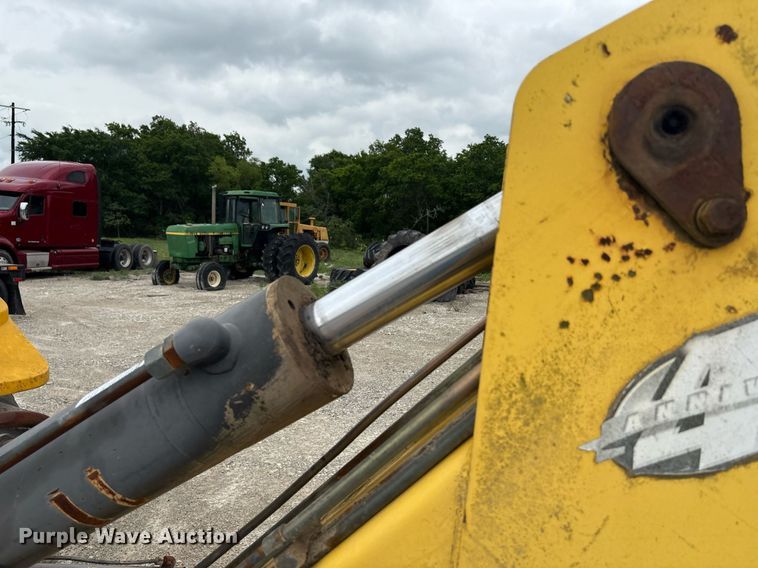 image for item DY2465 2006 New Holland B95 backhoe