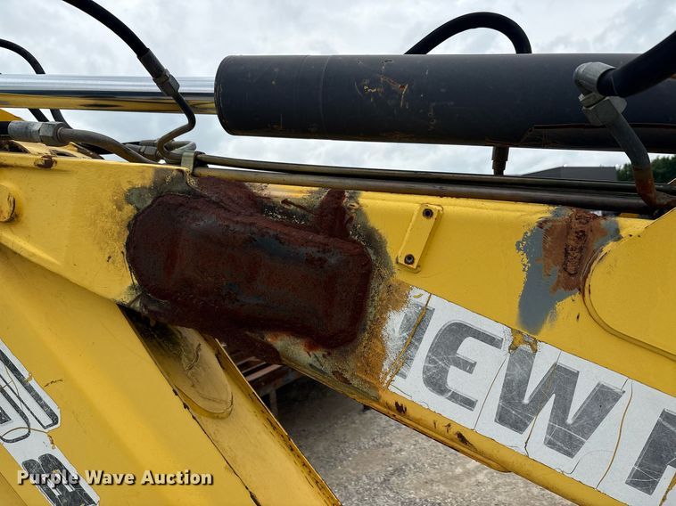 image for item DY2465 2006 New Holland B95 backhoe