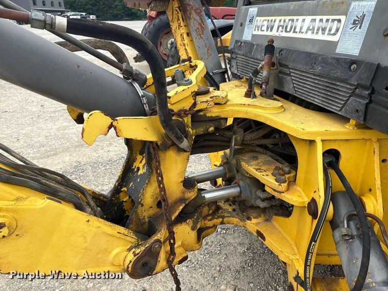 image for item DY2465 2006 New Holland B95 backhoe