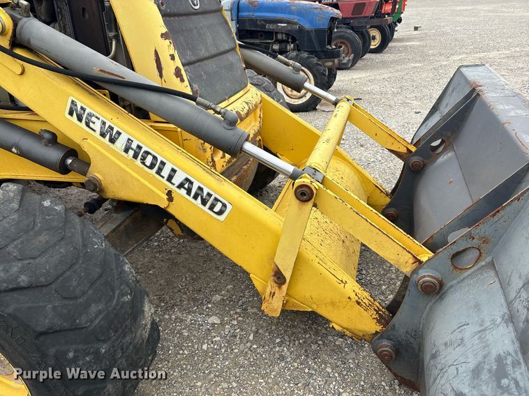 image for item DY2465 2006 New Holland B95 backhoe