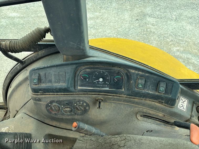 image for item DY2465 2006 New Holland B95 backhoe