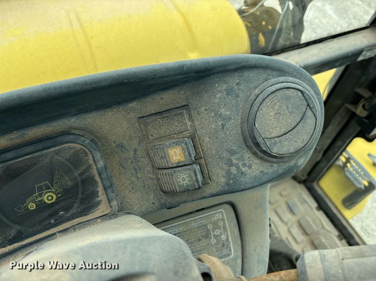 image for item DY2465 2006 New Holland B95 backhoe