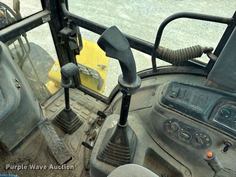 image for item DY2465 2006 New Holland B95 backhoe