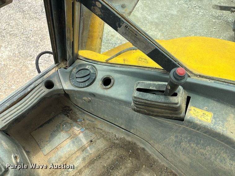 image for item DY2465 2006 New Holland B95 backhoe