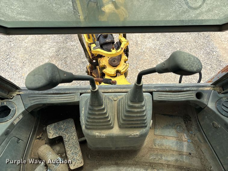 image for item DY2465 2006 New Holland B95 backhoe