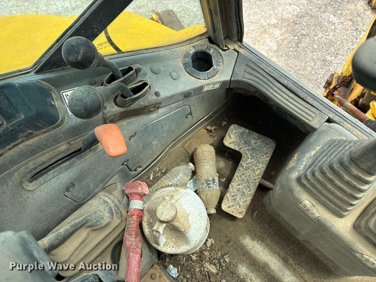 image for item DY2465 2006 New Holland B95 backhoe