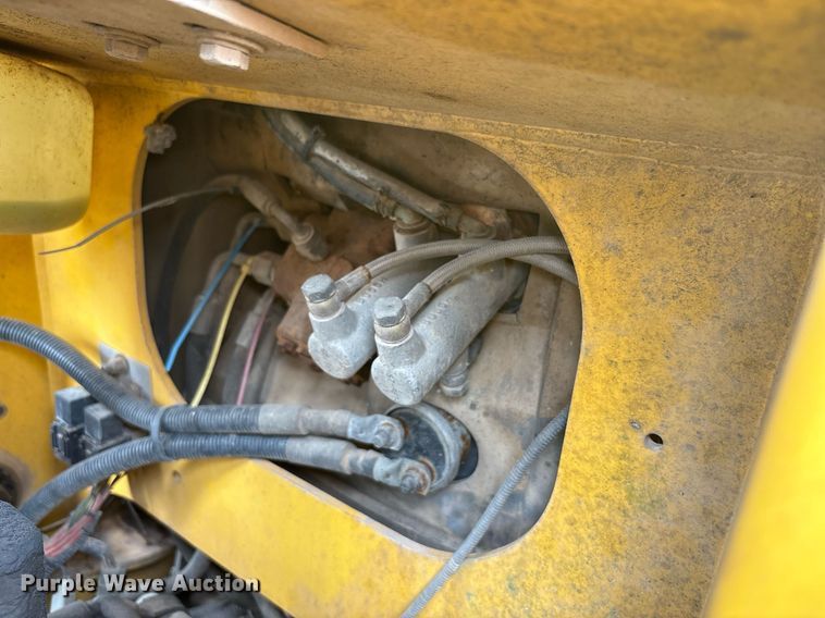 image for item DY2465 2006 New Holland B95 backhoe