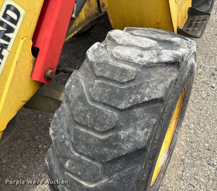 image for item DY2465 2006 New Holland B95 backhoe