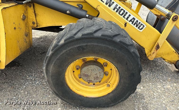 image for item DY2465 2006 New Holland B95 backhoe