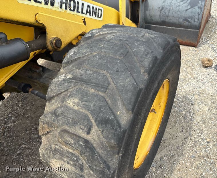 image for item DY2465 2006 New Holland B95 backhoe