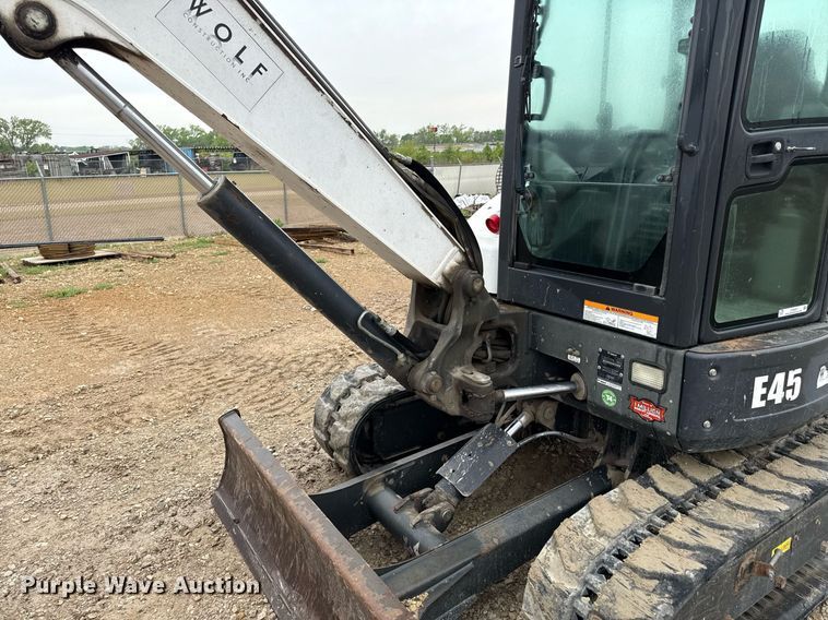 image for item DY8027 2015 Bobcat E45 mini excavator