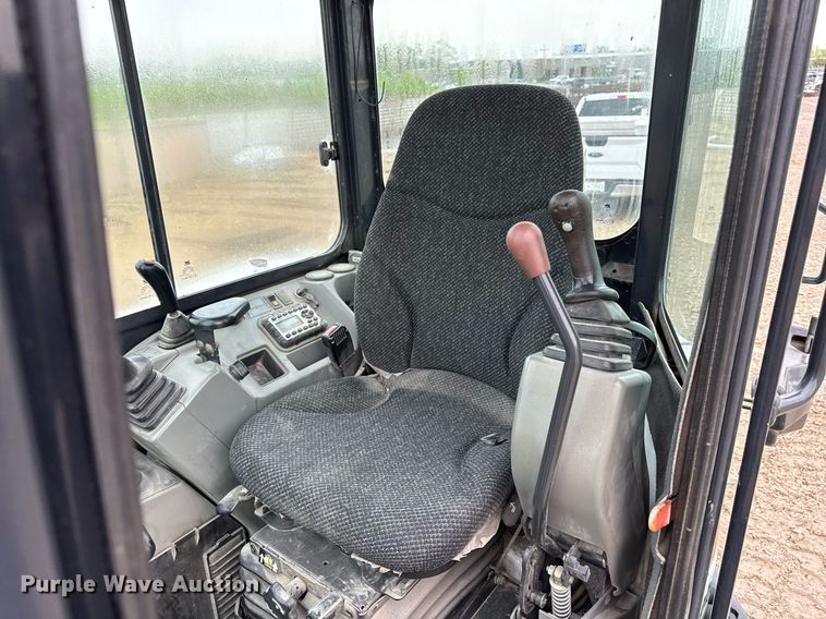 image for item DY8027 2015 Bobcat E45 mini excavator