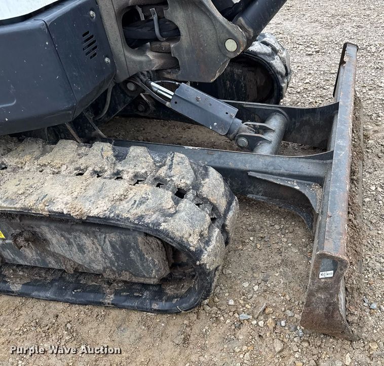 image for item DY8028 2016 Bobcat E45 mini excavator