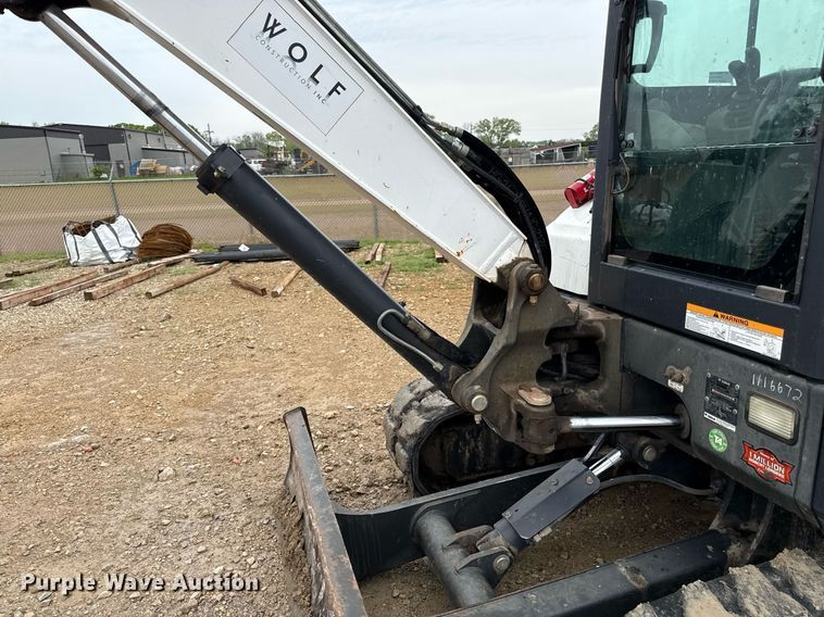 image for item DY8028 2016 Bobcat E45 mini excavator