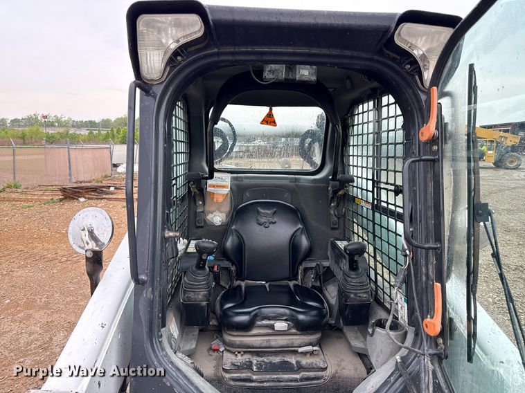 image for item DY8029 2016 Bobcat T750 tracked skid steer loader