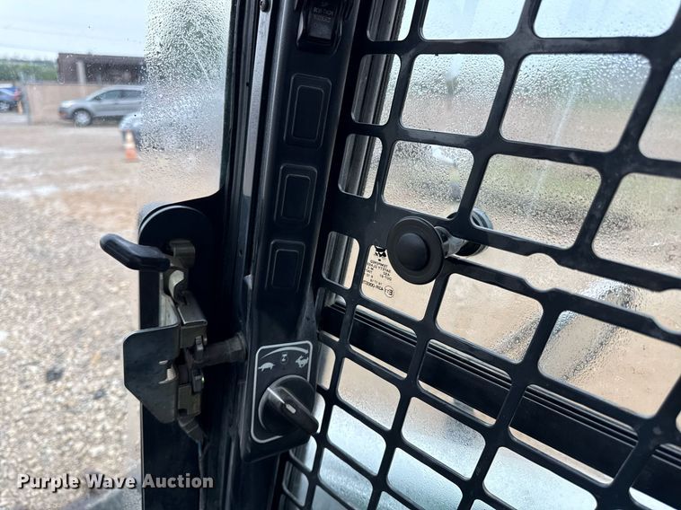 image for item DY8029 2016 Bobcat T750 tracked skid steer loader