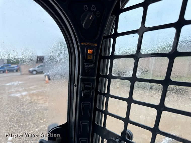 image for item DY8029 2016 Bobcat T750 tracked skid steer loader