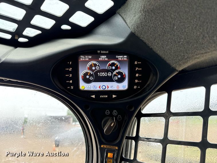 image for item DY8029 2016 Bobcat T750 tracked skid steer loader