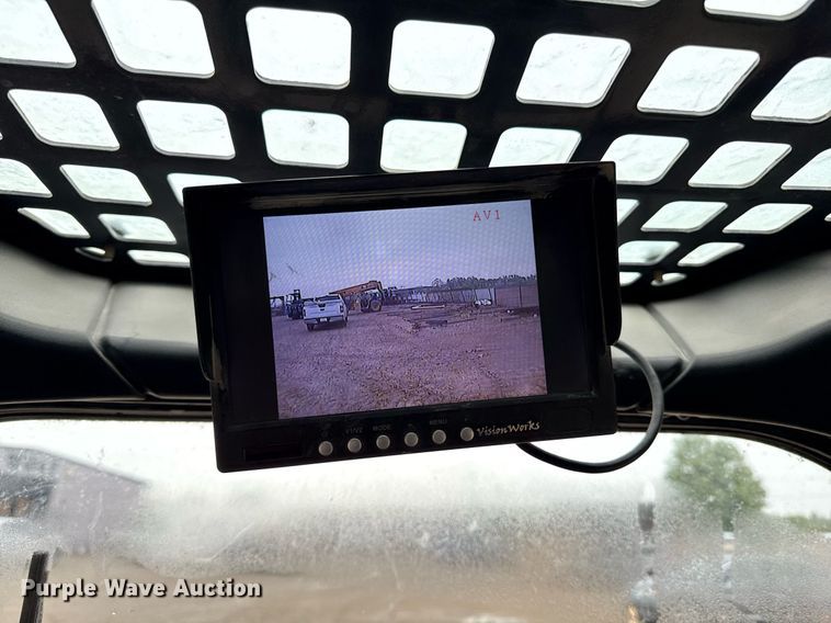 image for item DY8029 2016 Bobcat T750 tracked skid steer loader