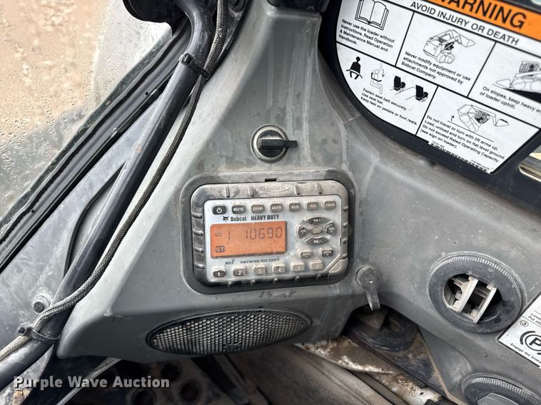image for item DY8029 2016 Bobcat T750 tracked skid steer loader