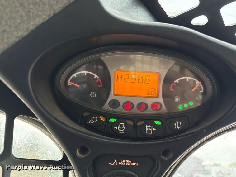 image for item DY8029 2016 Bobcat T750 tracked skid steer loader