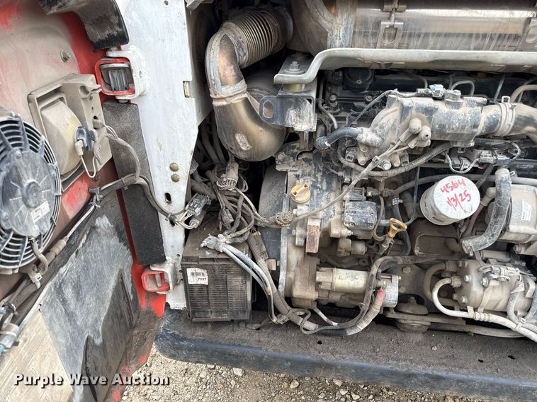 image for item DY8029 2016 Bobcat T750 tracked skid steer loader