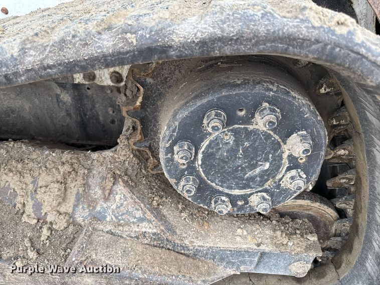 image for item DY8029 2016 Bobcat T750 tracked skid steer loader