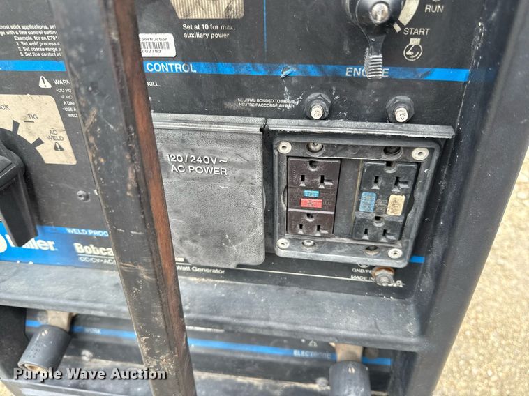 image for item DY8033 Miller Bobcat 250 welder