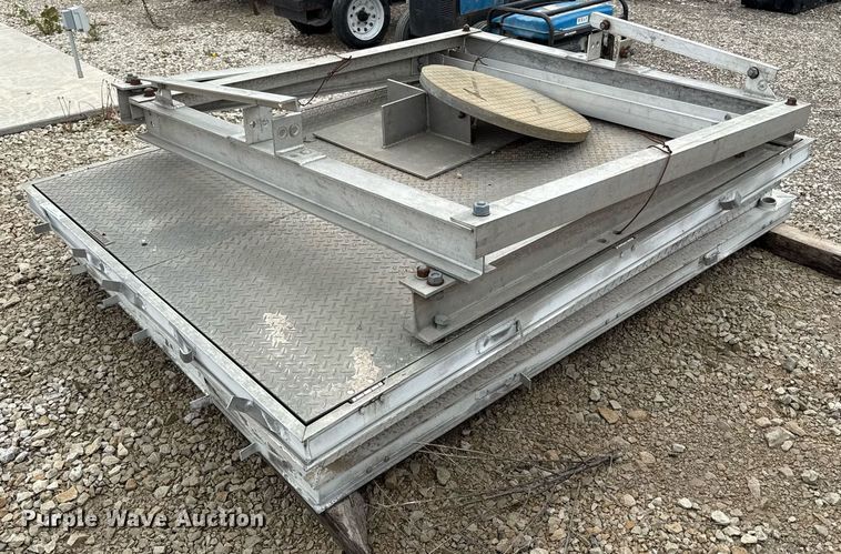 image for item DY8034 (2) roof hatches