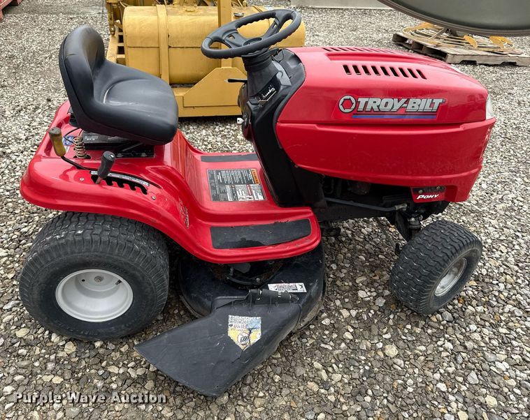 image for item DY8036 2007 Troy Bilt Pony lawn mower