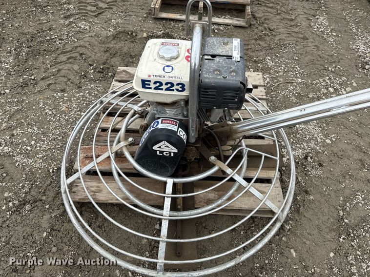 image for item DY8040 Terex power trowel