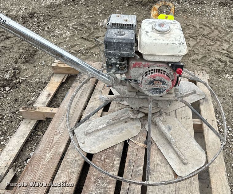 image for item DY8041 Whiteman CONC28 power trowel