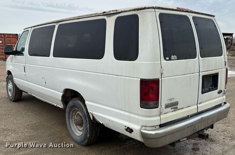 image for item DY8042 2006 Ford E350 Super Duty van