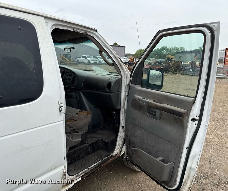 image for item DY8042 2006 Ford E350 Super Duty van