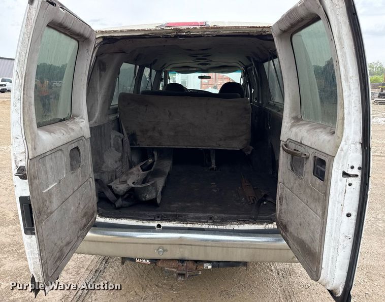 image for item DY8042 2006 Ford E350 Super Duty van
