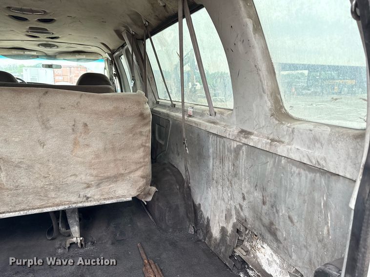 image for item DY8042 2006 Ford E350 Super Duty van