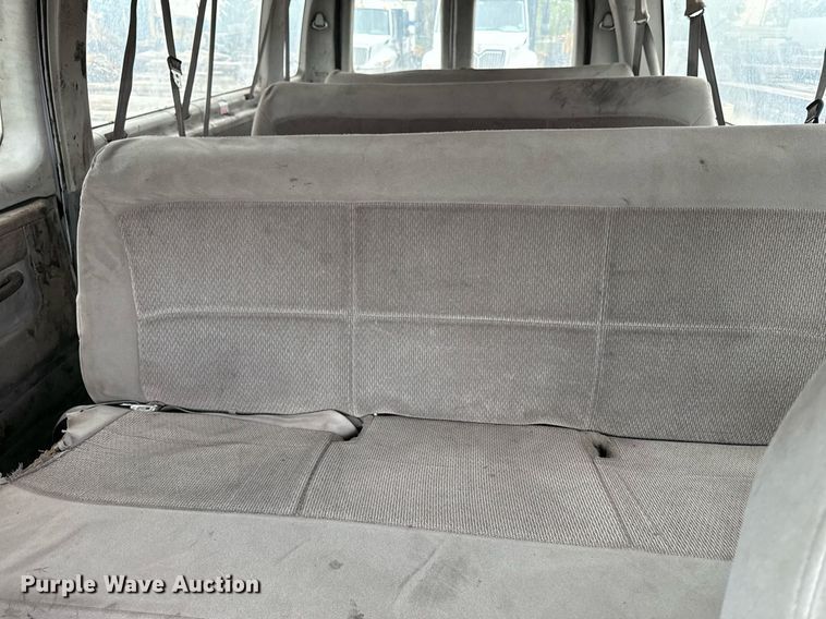 image for item DY8042 2006 Ford E350 Super Duty van