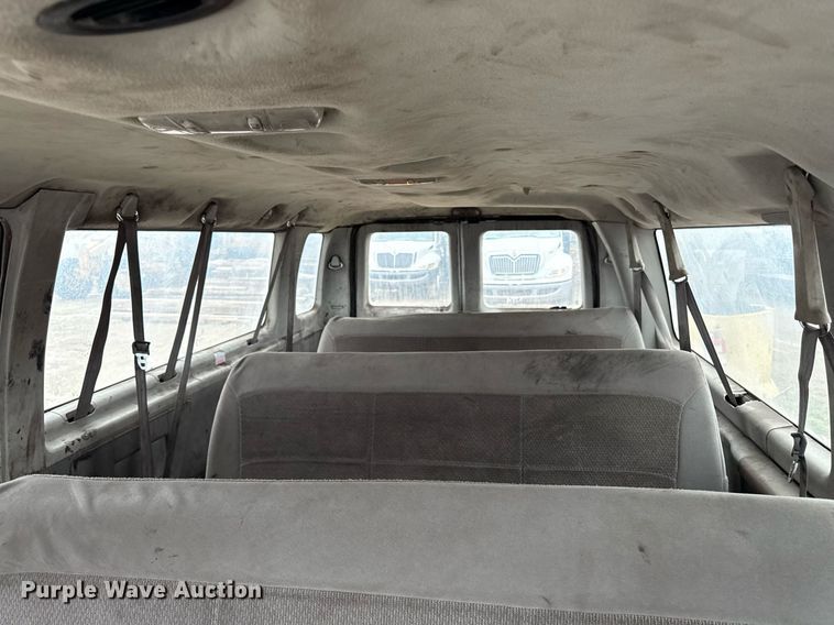 image for item DY8042 2006 Ford E350 Super Duty van