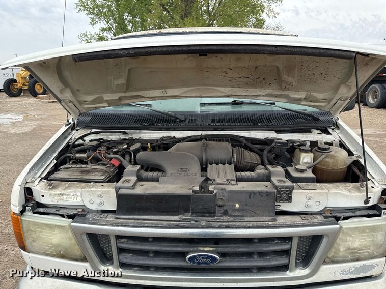 image for item DY8042 2006 Ford E350 Super Duty van