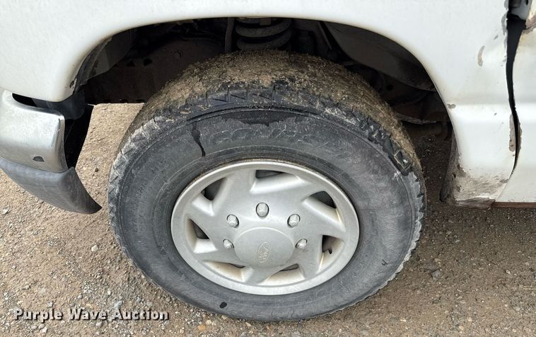 image for item DY8042 2006 Ford E350 Super Duty van