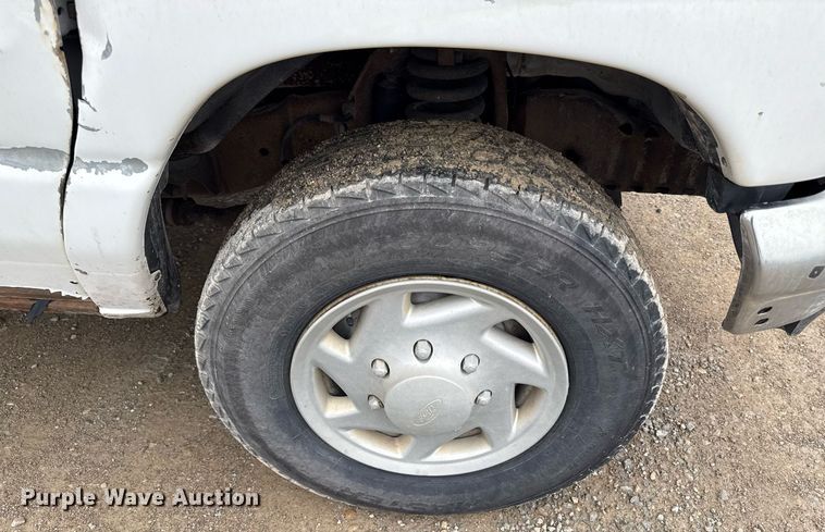 image for item DY8042 2006 Ford E350 Super Duty van