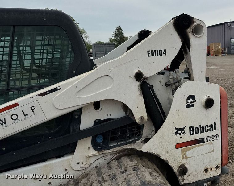 image for item DY8043 2016 Bobcat T750 tracked skid steer loader