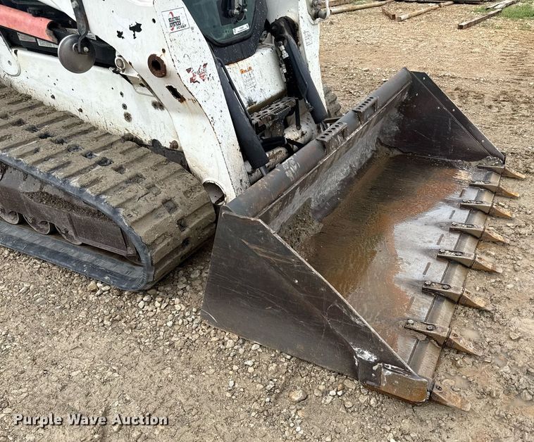 image for item DY8043 2016 Bobcat T750 tracked skid steer loader