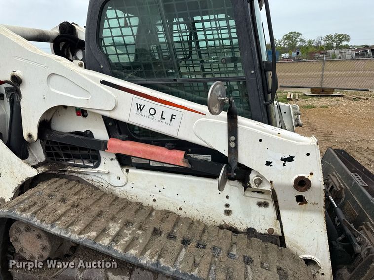 image for item DY8043 2016 Bobcat T750 tracked skid steer loader