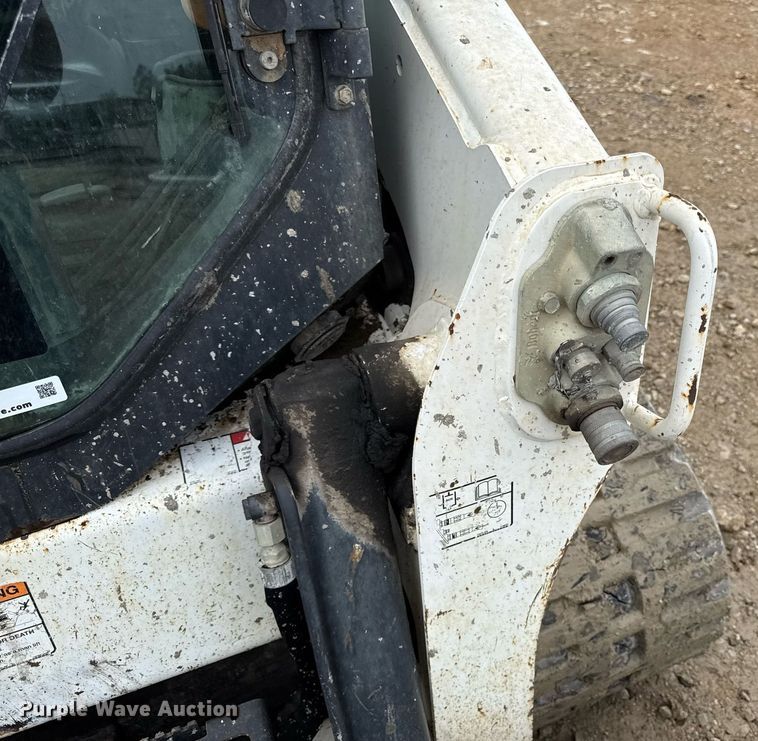 image for item DY8043 2016 Bobcat T750 tracked skid steer loader