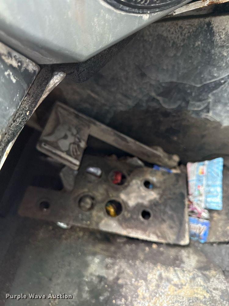 image for item DY8043 2016 Bobcat T750 tracked skid steer loader