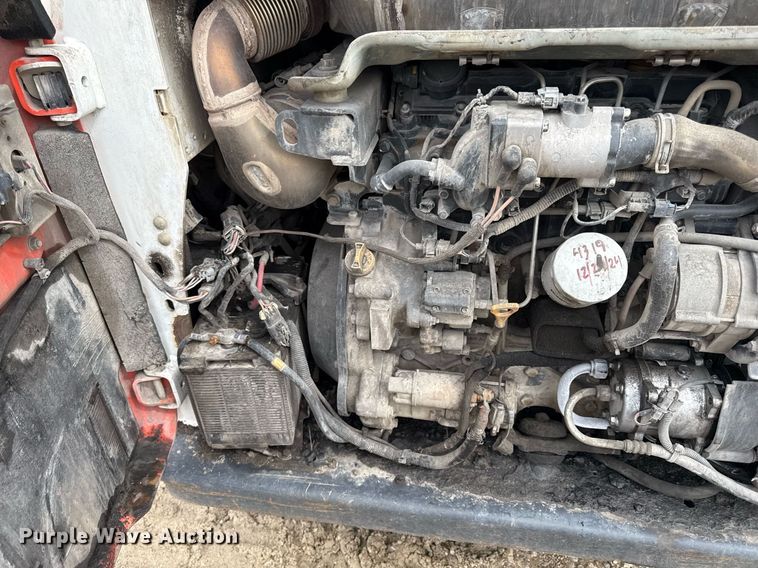 image for item DY8043 2016 Bobcat T750 tracked skid steer loader