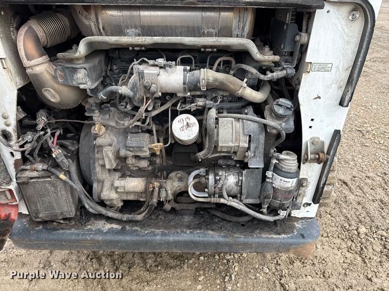 image for item DY8043 2016 Bobcat T750 tracked skid steer loader